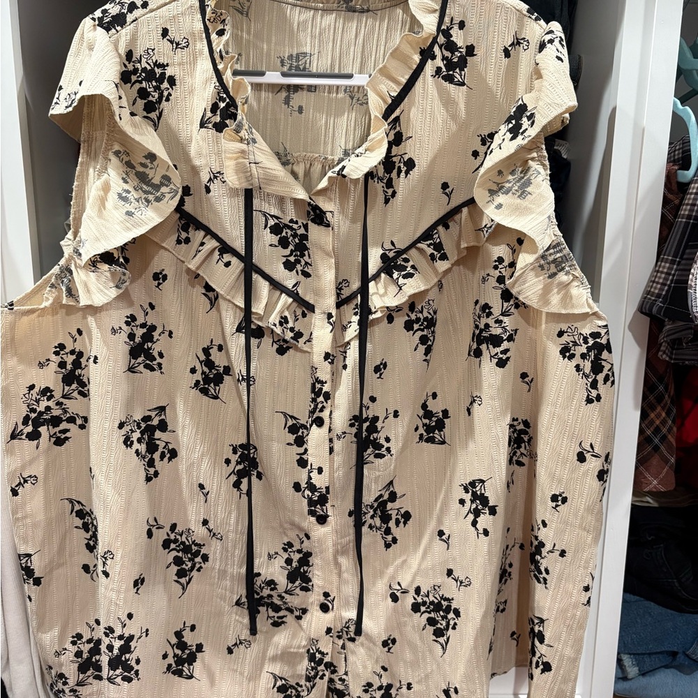 SHEIN Cream and Black Floral Ruffle Blouse